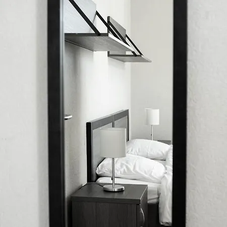 Отель Buffet De La Gare Монтрё