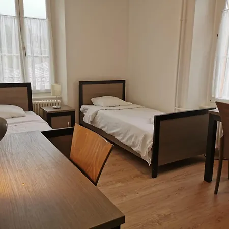 Buffet De La Gare Монтрё