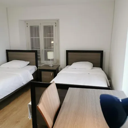 Отель Buffet De La Gare Монтрё