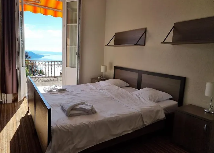 Buffet De La Gare Hotel *