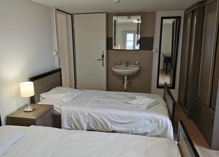 Buffet De La Gare Hotel *